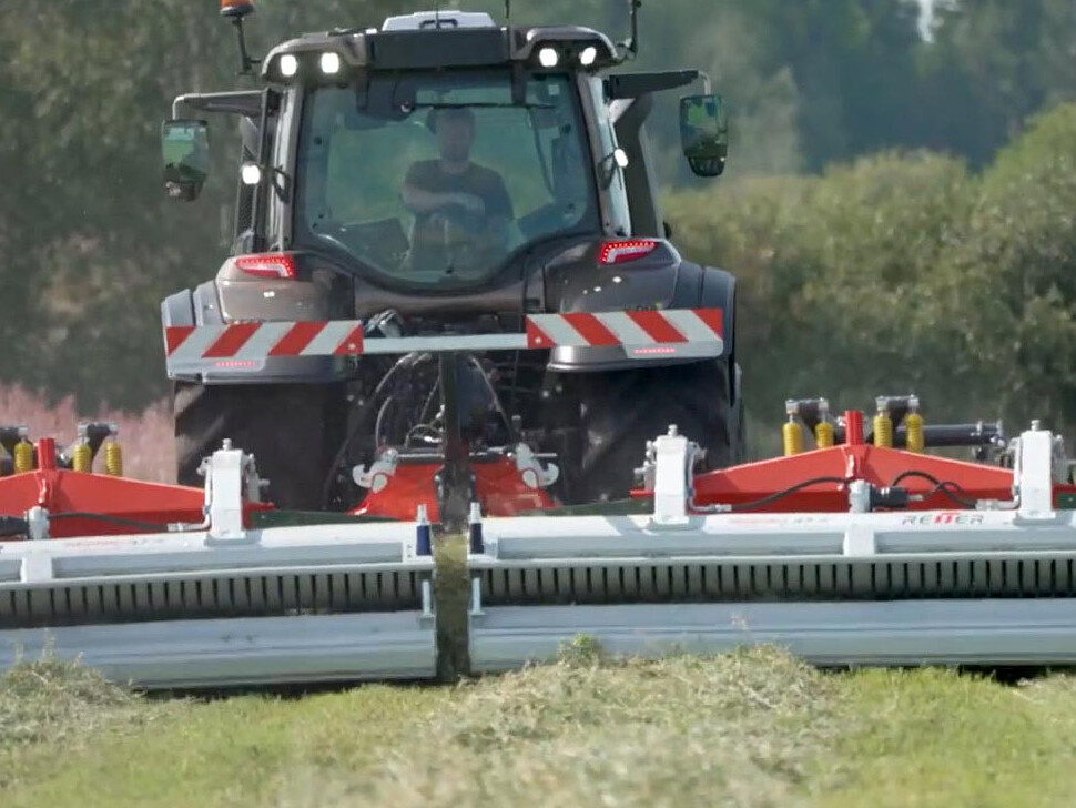 Bandschwader RESPIRO R6/R7 für Traktoren mit Rückfahreinrichtung