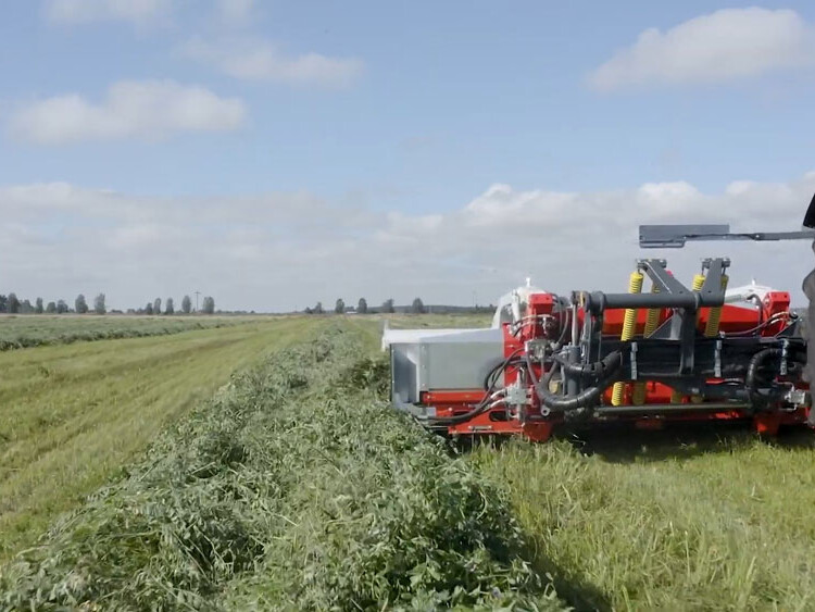 Bandschwader RESPIRO R7 produziert perfekte Schwaden