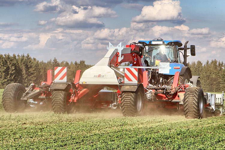 Reiter RESPIRO R9 im Einsatz von hinten fotografiert