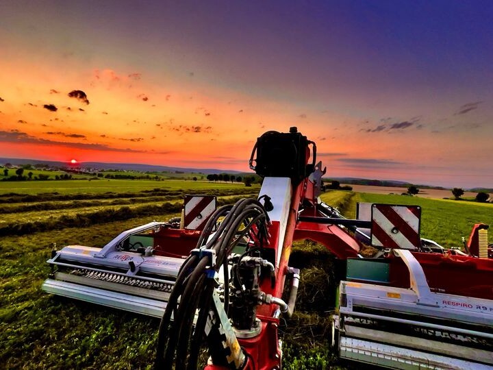 Reiter RESPIRO R9 Bandschwader im Sonnenuntergang