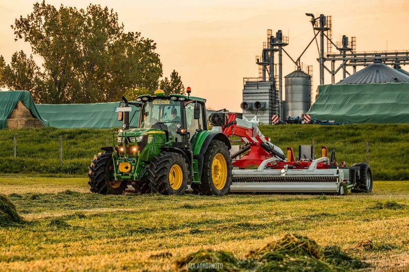 Reiter RESPIRO R9 profi Bandschwader im Einsatz